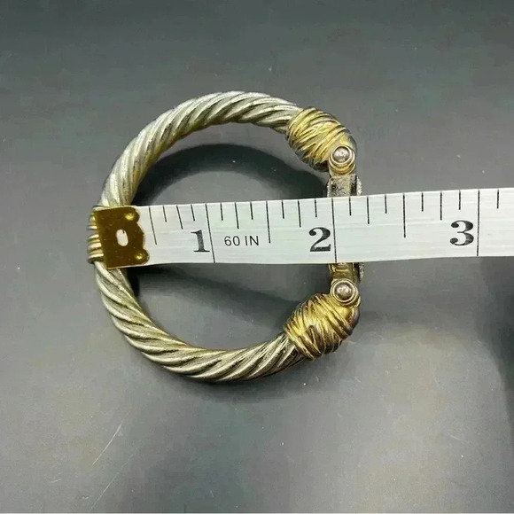 PEUGEOT Women Wristwatch Gold-tone Crystal Stainless Steel Back Bangle Bracelet - Picture 6 of 10